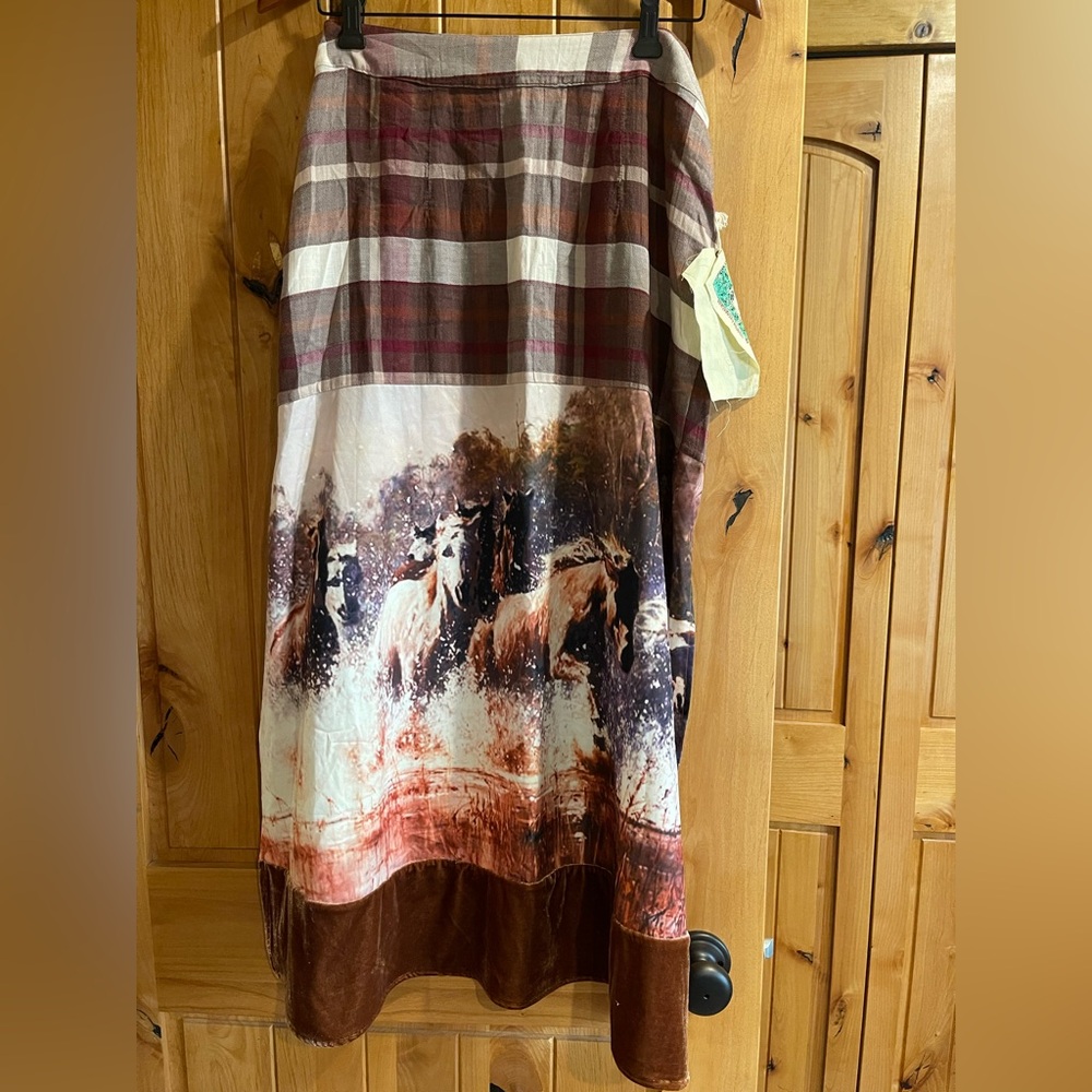 𝑨𝑹𝑨𝑻𝑻𝑨 -  Brown Plaid Horse Print Skirt